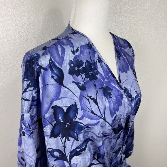 LA Intimates Robe Women Medium Blue Purple Floral Satin Belted Kimono Sleepwear - Picture 11 of 13